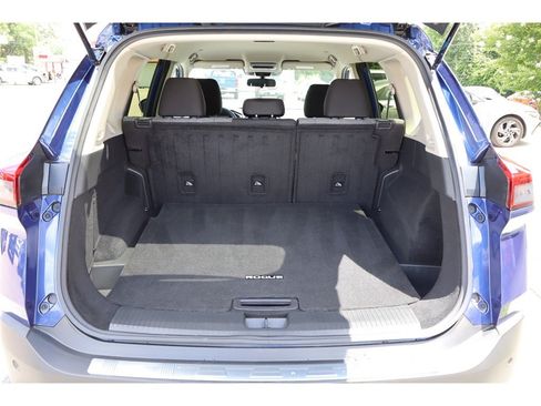Used 2023 Nissan Rogue SV AWD/4WD image 7