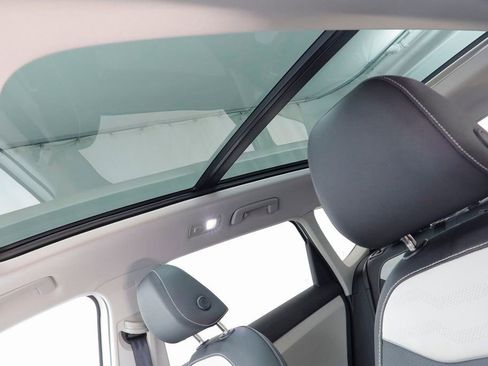 Used 2025 Volkswagen Taos SEL w/ Black Wheel Plus Package image 14