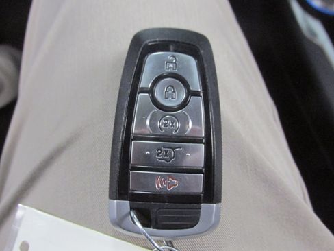 Used 2020 Ford Escape SEL image 41