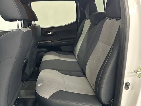 Used 2020 Toyota Tacoma TRD Sport AWD/4WD image 23