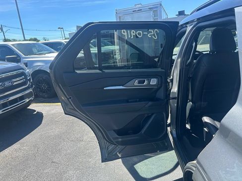 Used 2025 Ford Explorer ST AWD/4WD image 14