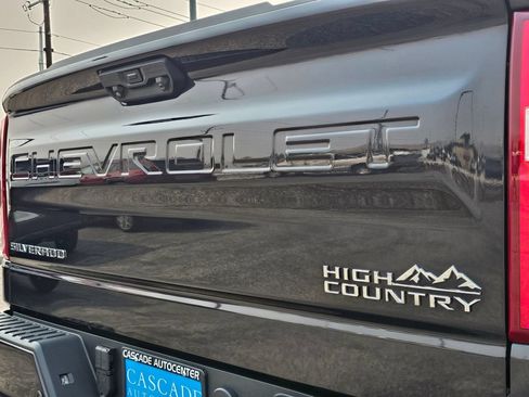 Certified 2022 Chevrolet Silverado 1500 High Country w/ Technology Package AWD/4WD image 21
