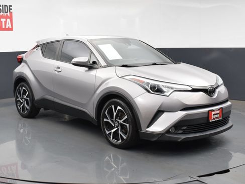 Used 2018 Toyota C-HR XLE FWD image 6