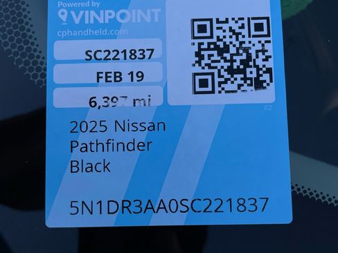 Used 2025 Nissan Pathfinder S image 27