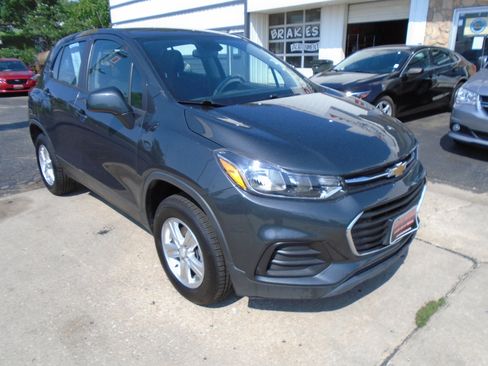 Used 2019 Chevrolet Trax LS AWD/4WD image 9