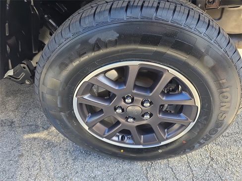 Used 2023 Jeep Gladiator Overland image 6