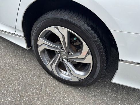 Used 2020 Honda Accord EX image 9