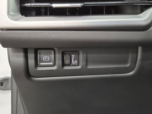 Used 2024 Cadillac XT4 Sport image 26