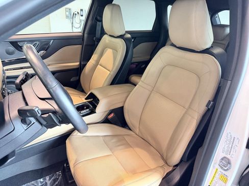 Used 2023 Lincoln Corsair Reserve AWD/4WD image 35