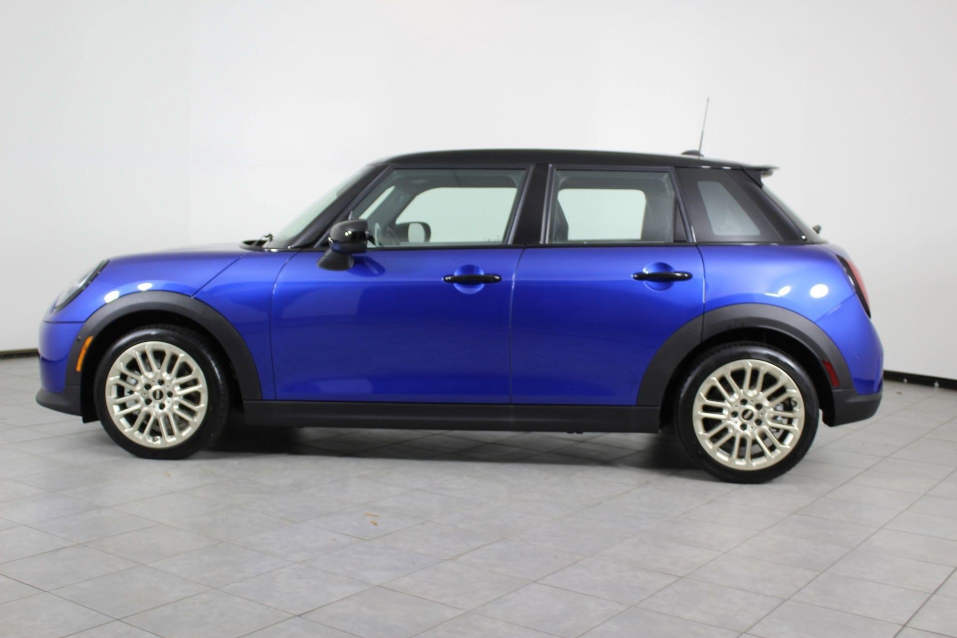 Used 2026 MINI Cooper S FWD image 2