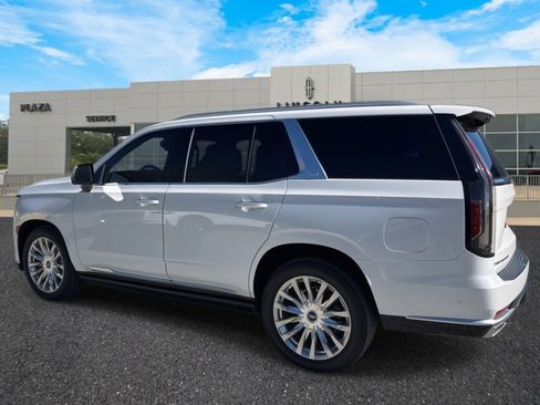 Used 2023 Cadillac Escalade Premium Luxury w/ Performance Package image 5