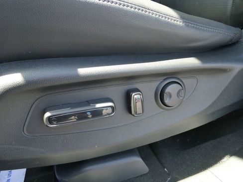 Used 2025 Honda CR-V EX-L image 25