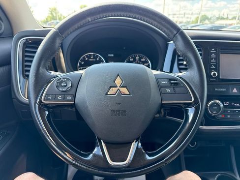 Used 2016 Mitsubishi Outlander SE AWD/4WD image 12