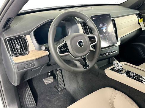 New 2026 Volvo XC90 T8 Plus image 9