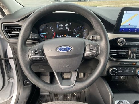 Used 2021 Ford Escape SE image 18