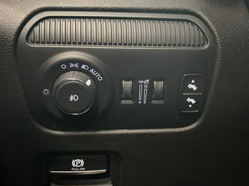 Used 2023 Jeep Wagoneer Series II AWD/4WD image 31