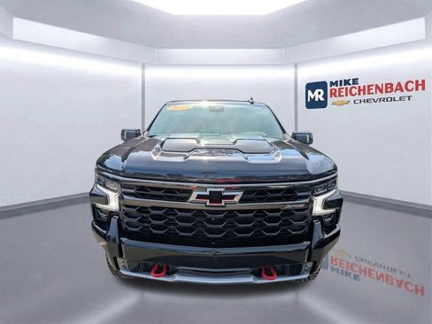 Used 2023 Chevrolet Silverado 1500 ZR2 AWD/4WD image 9