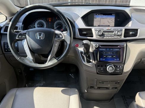 Used 2014 Honda Odyssey Touring Elite image 6