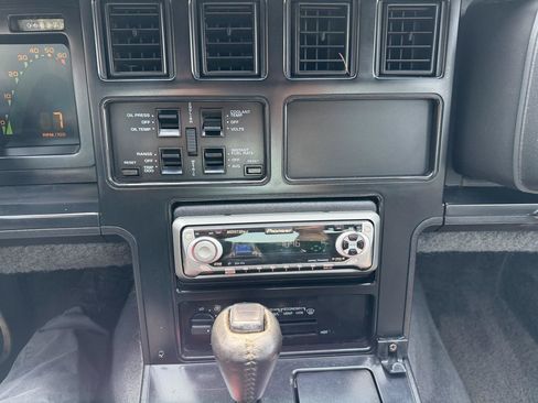 Used 1987 Chevrolet Corvette Coupe RWD image 21