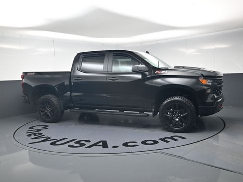 Used 2026 Chevrolet Silverado 1500 Custom Trail Boss AWD/4WD image 2