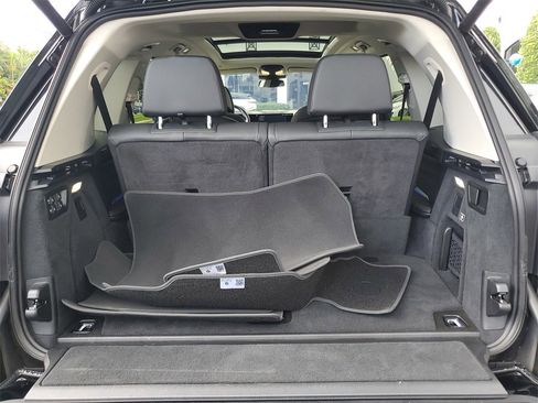 Used 2023 BMW X7 xDrive40i w/ Premium Package image 9