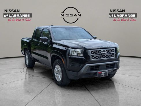 Used 2022 Nissan Frontier SV RWD image 3