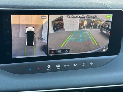 New 2026 Nissan Leaf w/ Illuminated Package image 16