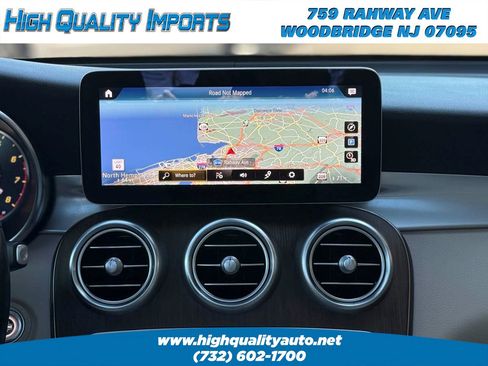 Used 2021 Mercedes-Benz GLC 300 4MATIC w/ Multimedia Package image 31