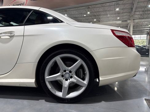 Used 2013 Mercedes-Benz SL 550 w/ Premium Pkg image 17