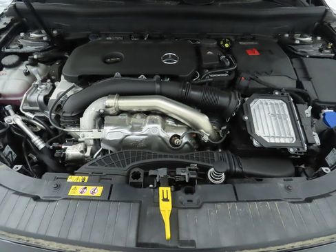 Certified 2025 Mercedes-Benz GLB 250 image 29