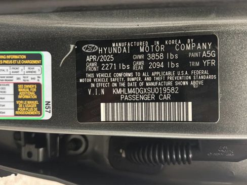 Used 2025 Hyundai Elantra Sport FWD image 30