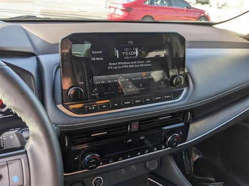 Used 2023 Nissan Rogue Platinum w/ Platinum Premium Package image 23