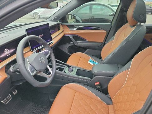 Used 2026 Volkswagen Tiguan SEL R-Line image 9