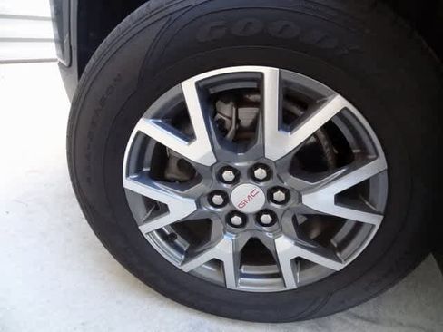 Used 2023 GMC Acadia SLT image 43