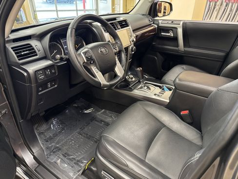 Used 2023 Toyota 4Runner Limited AWD/4WD image 7