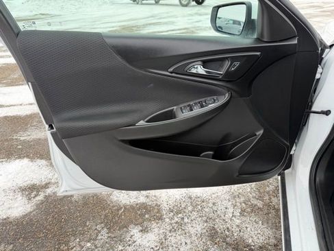 Used 2025 Chevrolet Malibu LT image 28