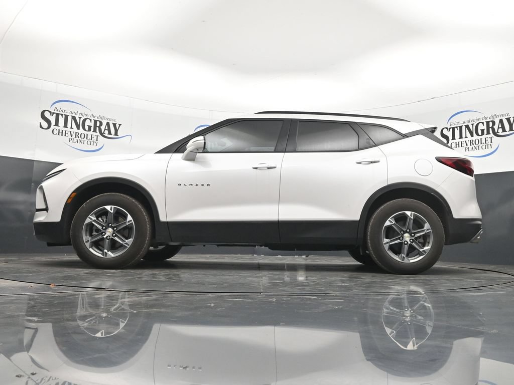 Used 2025 Chevrolet Blazer LT w/ Sound & Technology Package FWD image 29