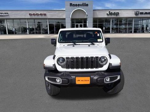 New 2026 Jeep Gladiator Sport AWD/4WD image 8