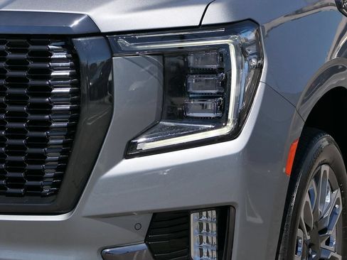 Used 2024 GMC Yukon Denali Ultimate AWD/4WD image 7