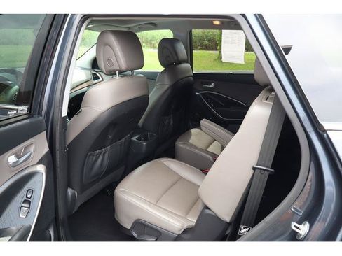Used 2017 Hyundai Santa Fe Limited w/ Cargo Package AWD/4WD image 9