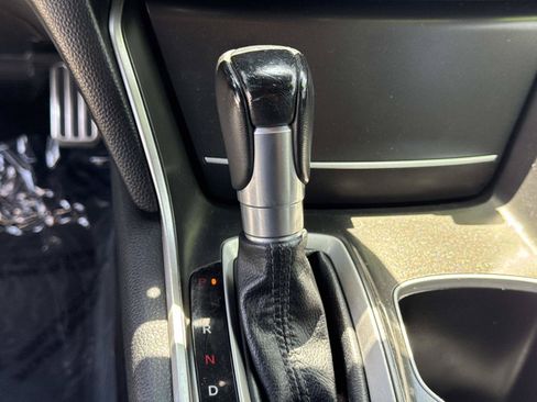 Used 2018 Honda Accord Sport image 11