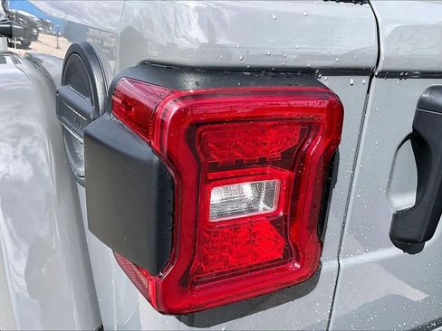 Used 2020 Jeep Wrangler Unlimited Rubicon w/ Quick Order Package 28Y Recon image 27