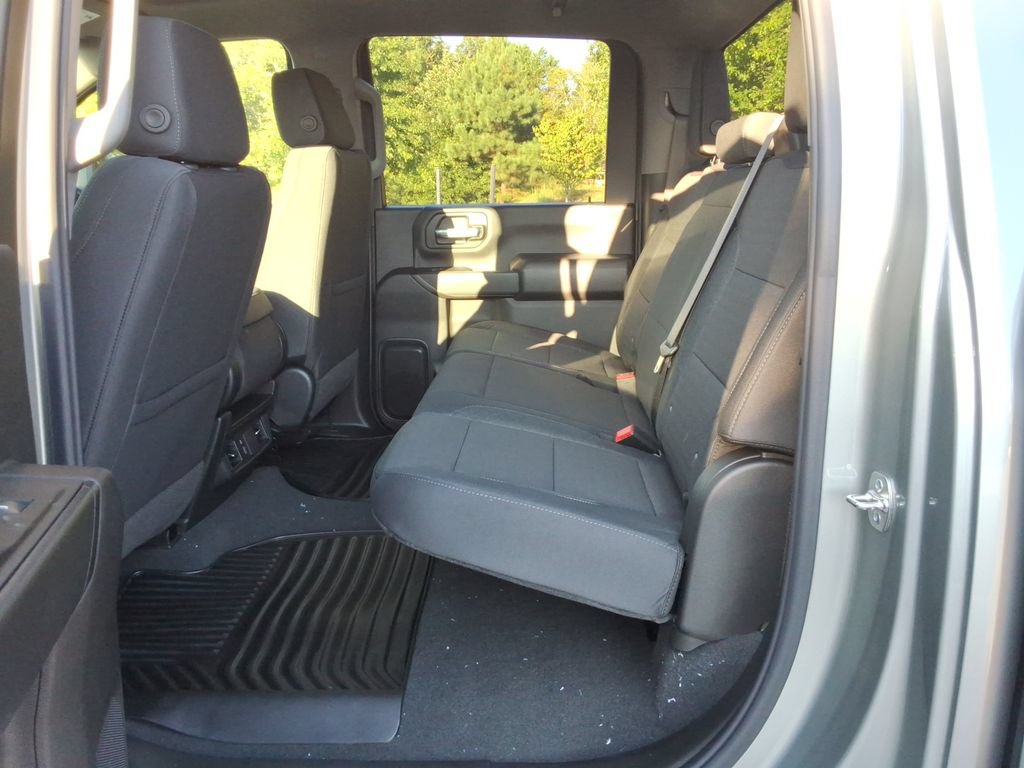 New 2026 Chevrolet Silverado 2500 Custom w/ Custom Value Package AWD/4WD image 17