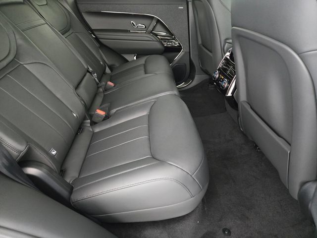 New 2026 Land Rover Range Rover Sport SE AWD/4WD image 17