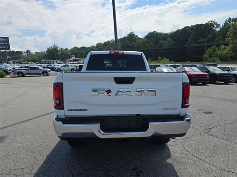 Used 2026 RAM 2500 Big Horn AWD/4WD image 4