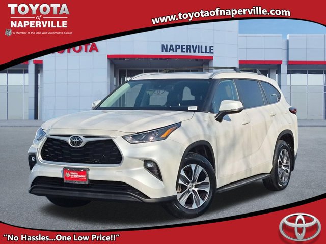Used 2024 Toyota Highlander XLE AWD/4WD image 1