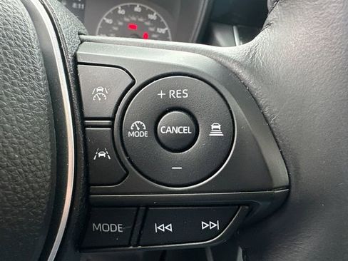 Certified 2023 Toyota Corolla Cross LE w/ Moonroof Package image 31