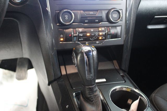 Used 2019 Ford Explorer XLT AWD/4WD image 20