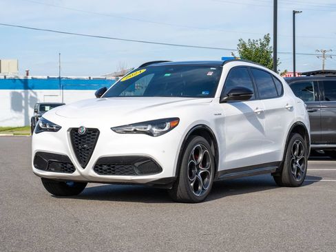 Used 2024 Alfa Romeo Stelvio Veloce AWD/4WD image 2