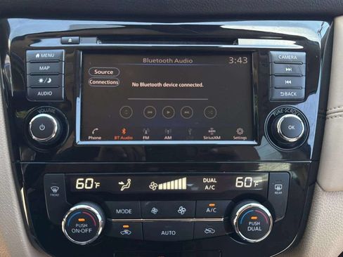 Used 2020 Nissan Rogue SL w/ Premium Package AWD/4WD image 11